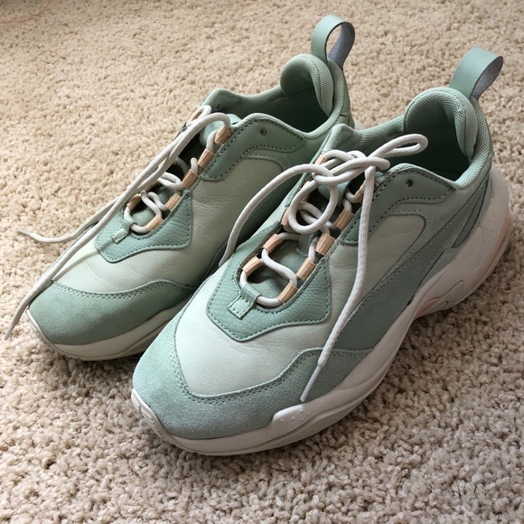 thunder desert women's sneakers